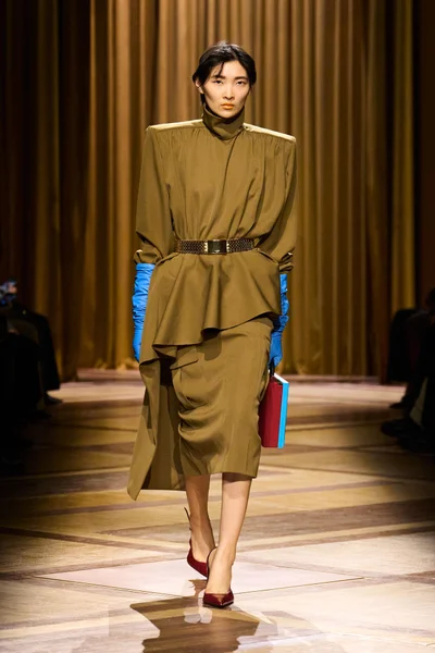 Look 35
